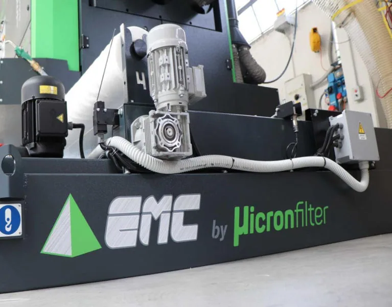 EMC Giant WET Line M1650W